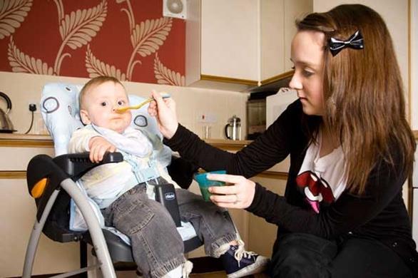 Underage Pregnant - Danielle and Mollie - YouTube